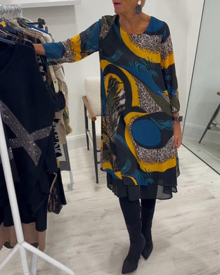 Elegant Trykt Kjole Med Rund Halsudskæring