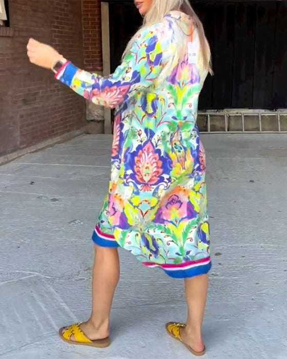 Mønstret kjole i løs pasform med V-hals