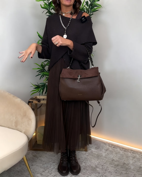 Set Med Elegant Stil, Asymmetrisk Pullover Och Spetsrok