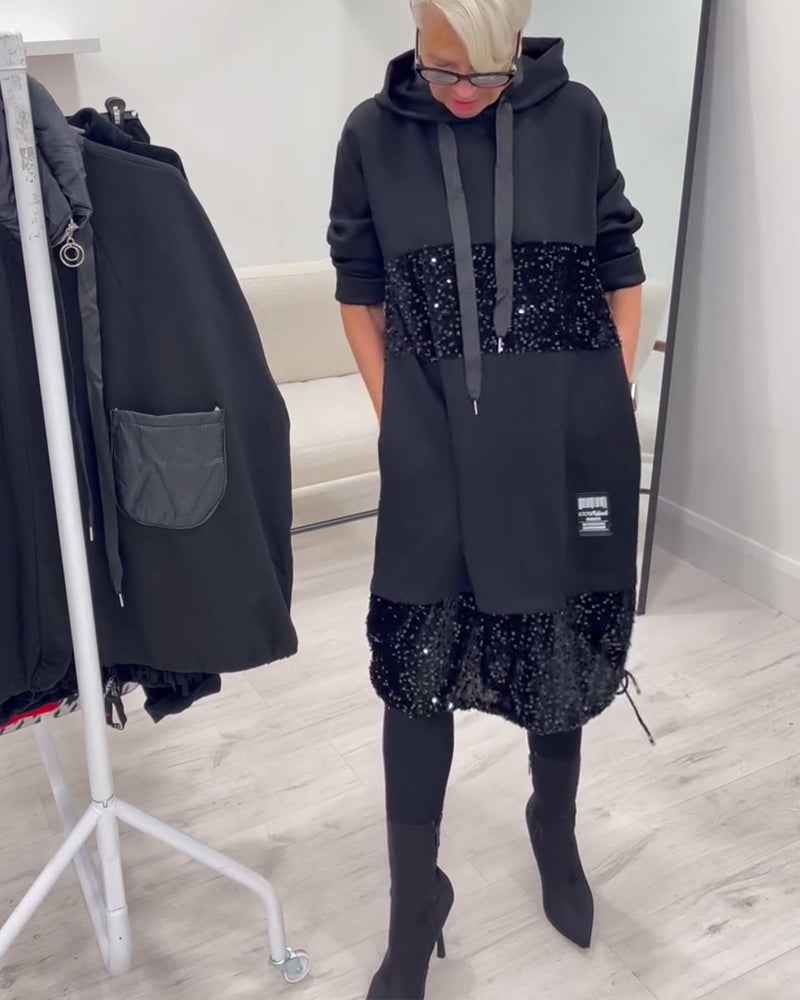 Kjole Med Hætte Og Moderigtigt Patchwork