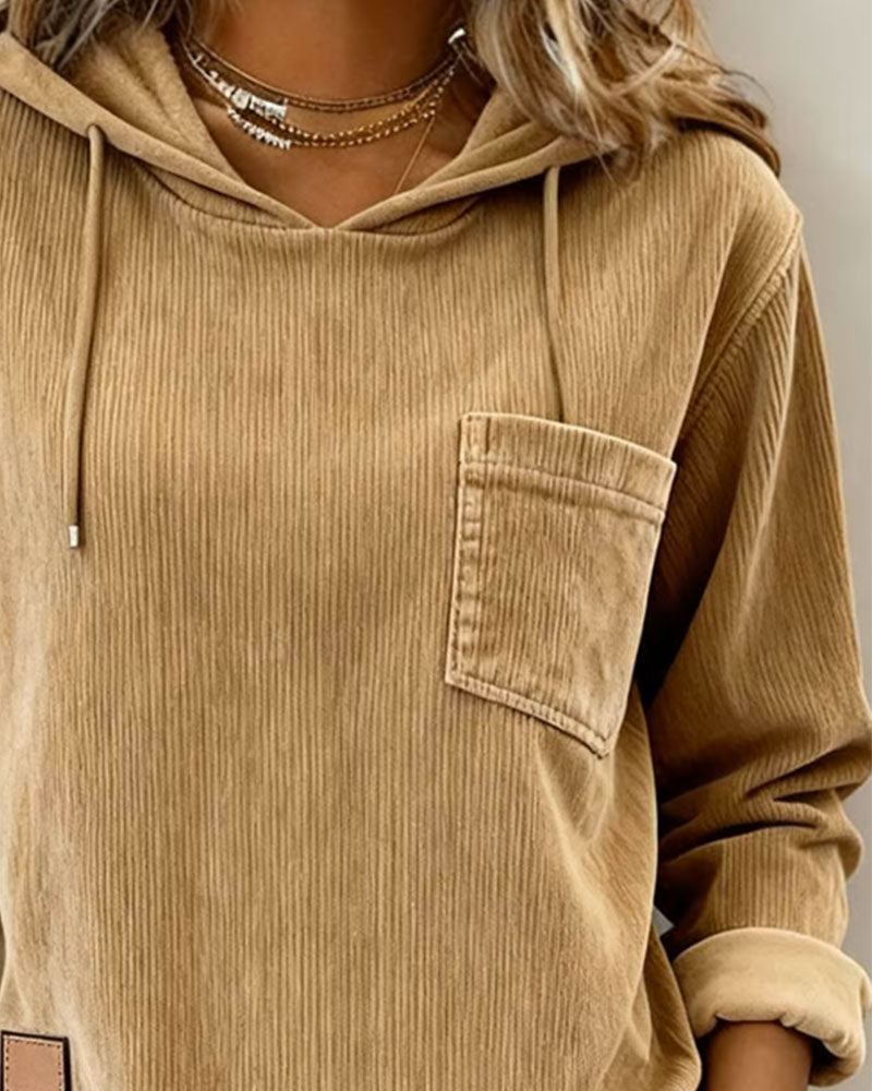 Ensfarvet Hættetrøje Med Lommedesign