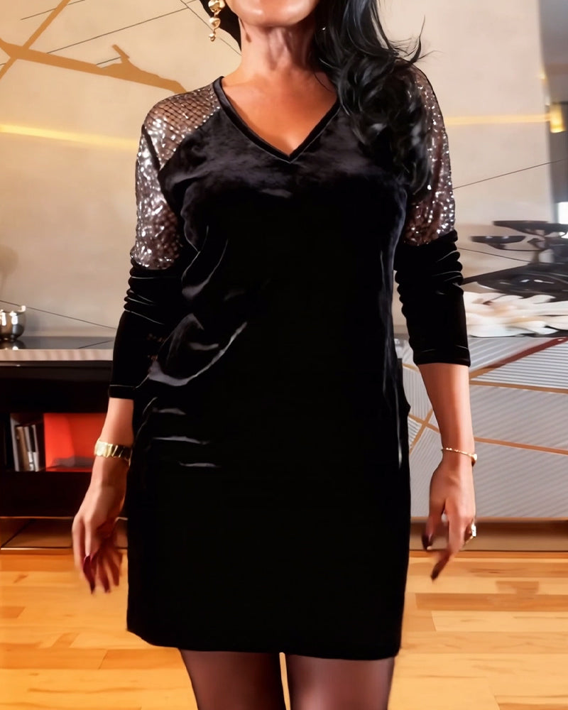 Kjole med moderigtig fløjlspatchwork og lange ærmer