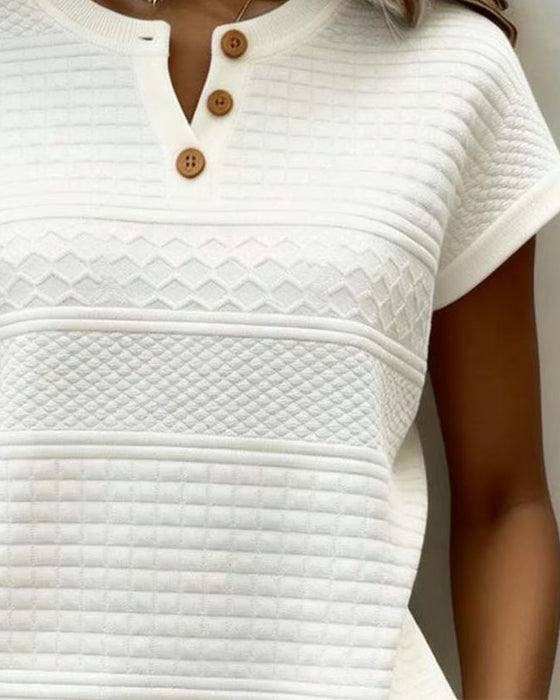 Kærmet V-halset Knap-smøret T-shirt Med Fletstrik