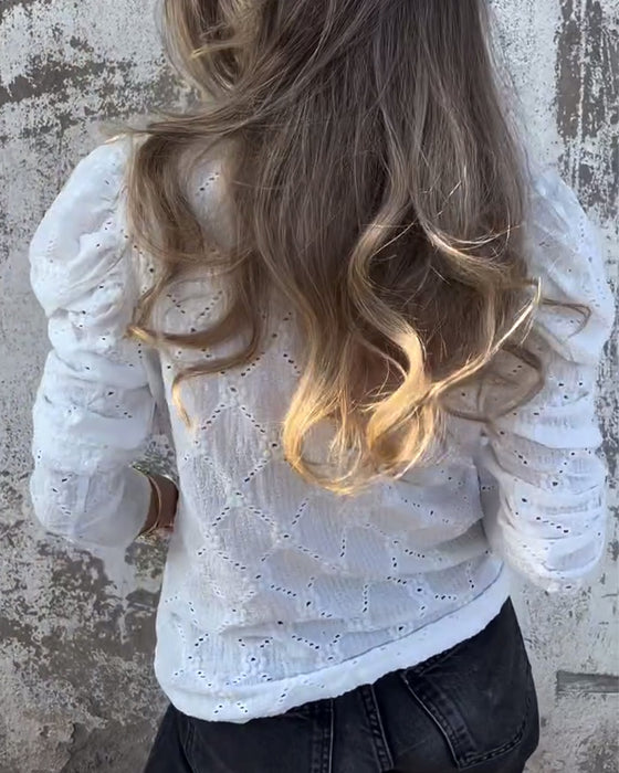 Bluse Med Puffærmer Og Udskæring