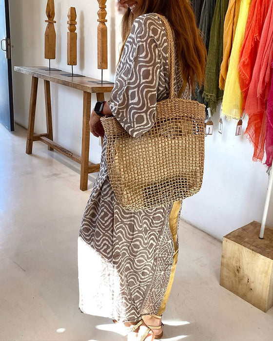 Slapp Og Vintage Kjole I Feriestil