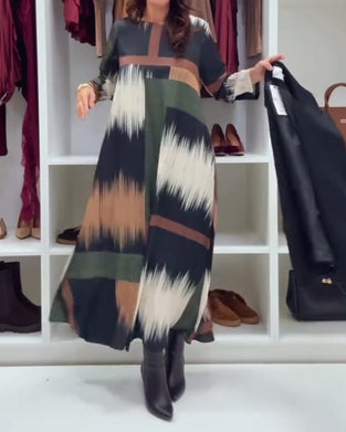 Moderne Trykt Kjole Med Rund Halsudskæring Og Lange Ærmer