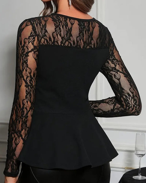 T-shirt med moderne patchwork og blondedetaljer, slim fit