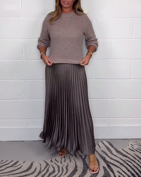 Afslappet patchwork kjole med plisseret nederdel