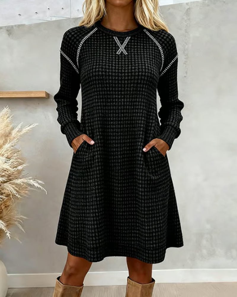 Kjole Med Farveblokkdesign, Stikketalj Och Fickegenskab