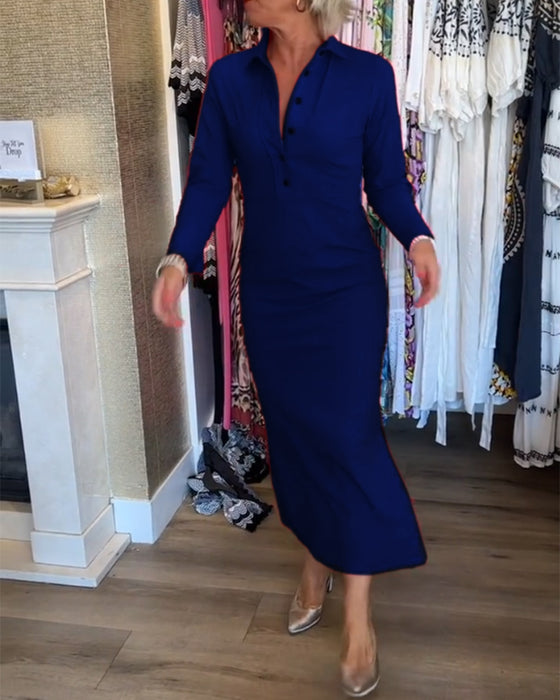 Ensfarvet elegant kjole med slids