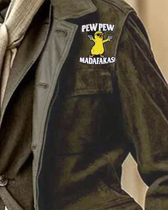 Broche med Bogstav & Tegneserie And Design