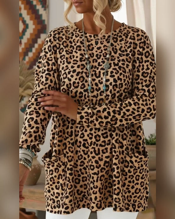 Topp Med Leopardtryk Og Rund Hals