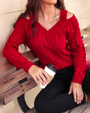 Ensfarvet pullover med v-hals og kabelstrik