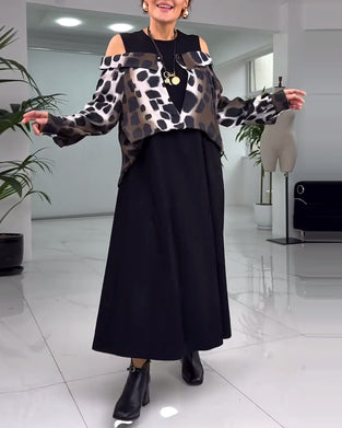 Afslappet kjole med leopardprint og bare skuldre