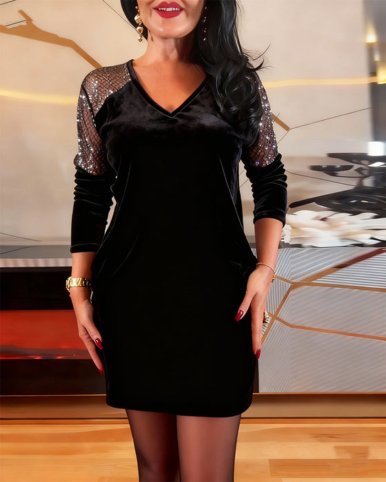 Kjole med moderigtig fløjlspatchwork og lange ærmer