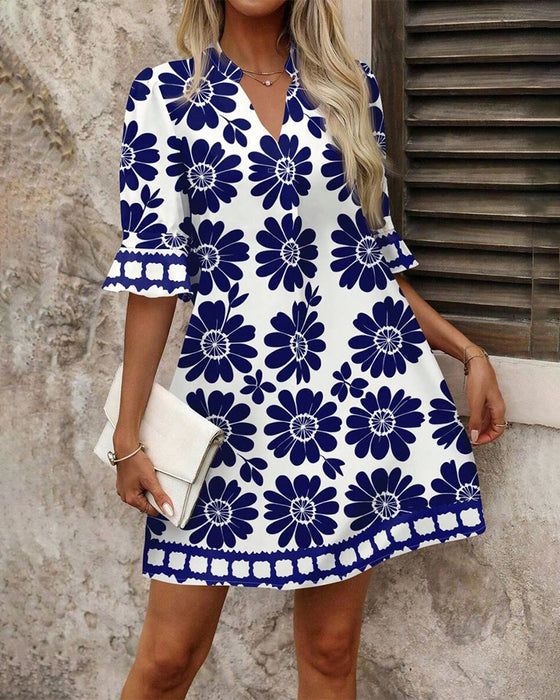 Elegant Ræt Kjole Med Floral Print