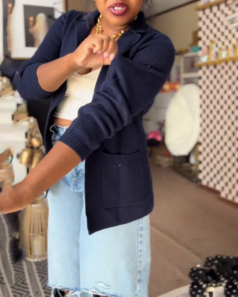 Cardigan komfortabel ensfarvet med lomme