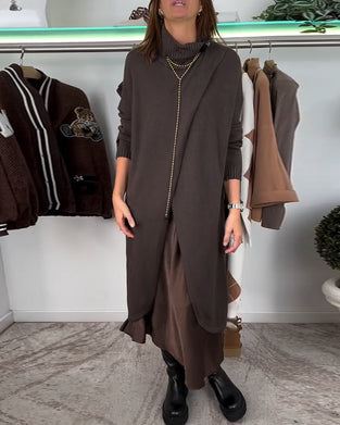 Lang rullekravesweater med slids