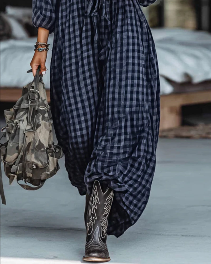 Moderne Kjole Med Ternet Krave Og Bind