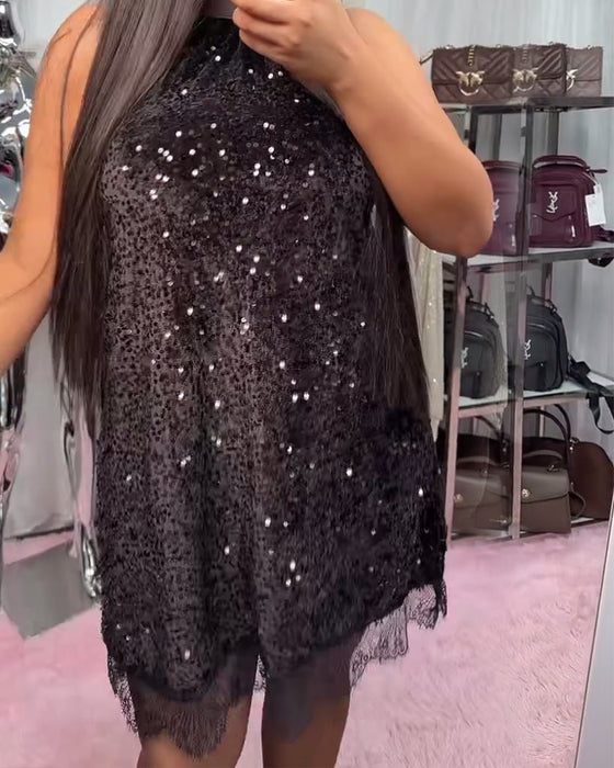 Ensfarvet Kjole Med Patchworkdetaljer