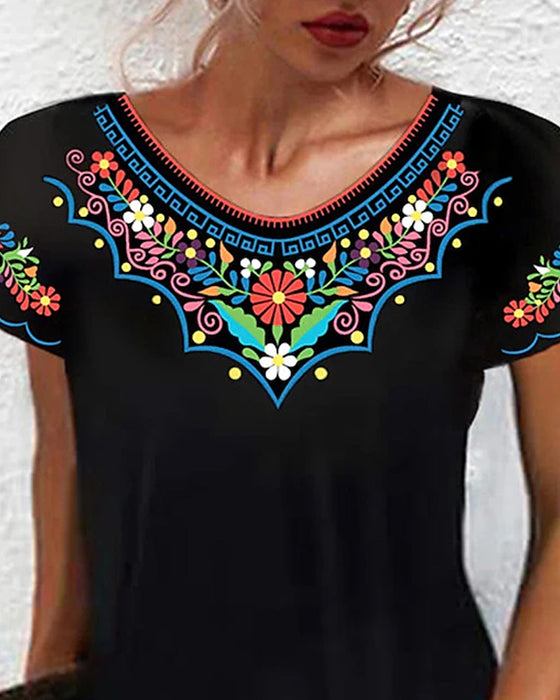 Kortærmet kjole med paneleret mønster