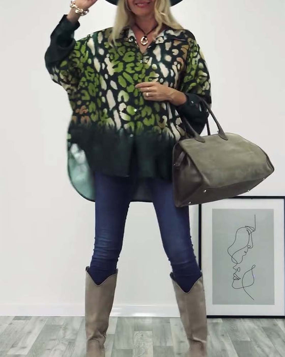 Grøn skjorte med leopardprint