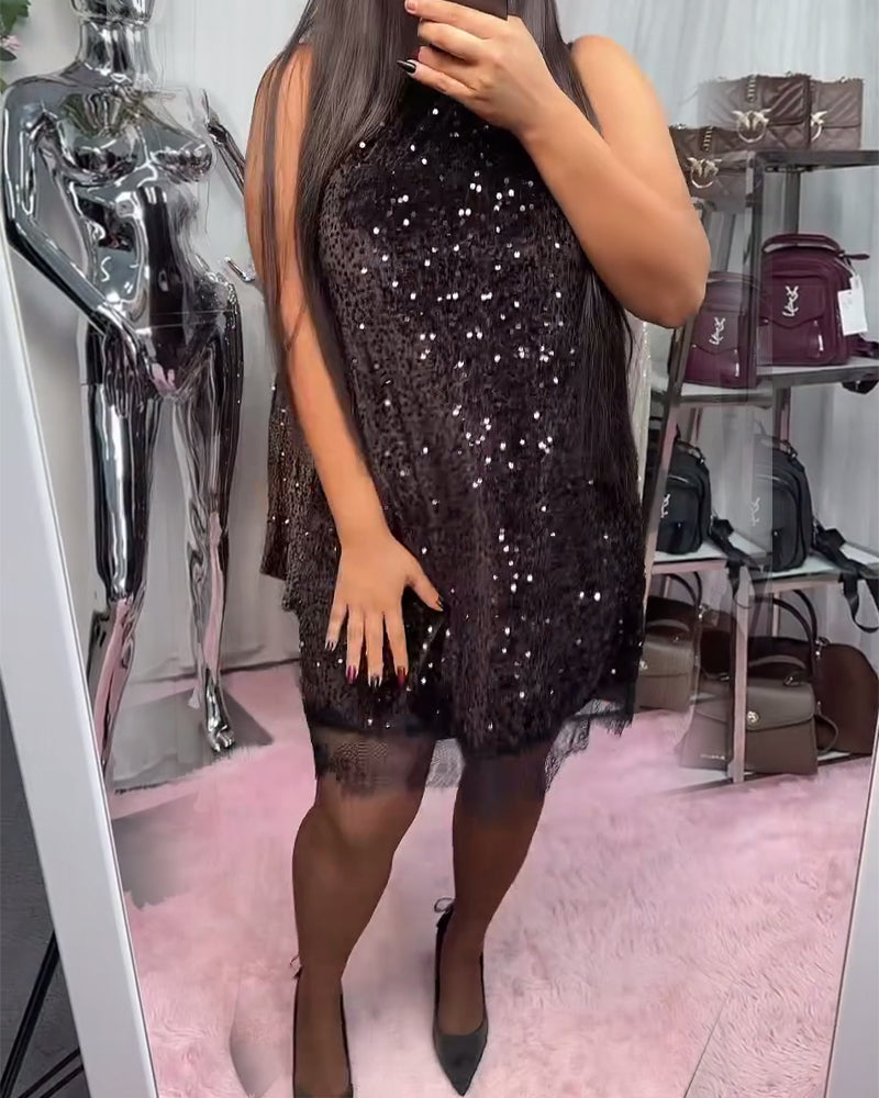 Ensfarvet Kjole Med Patchworkdetaljer