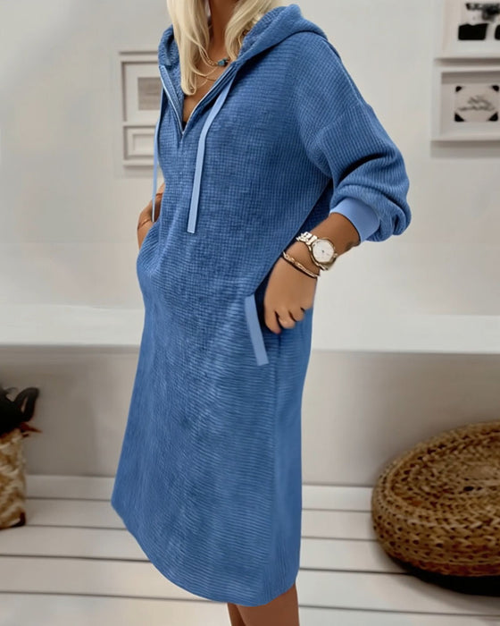 Kjole Af Fleece I Vaflestrik Med Hætte