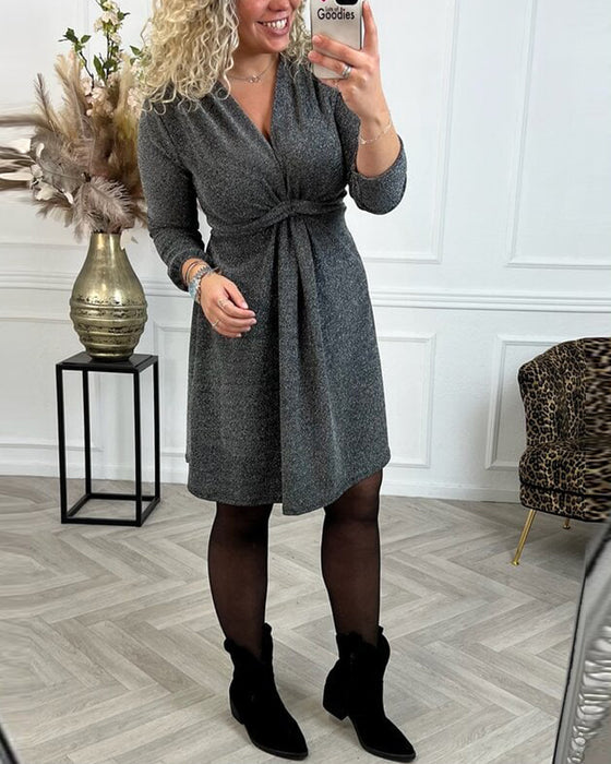 Ensfarvet kjole med taljeknude