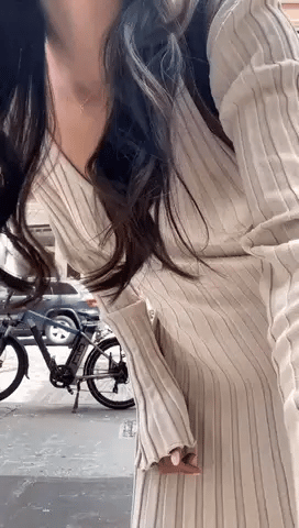 V-hals rib ensfarvet kjole