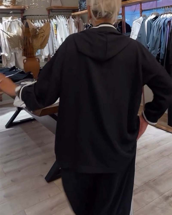 To-delt sæt | Hættetrøje og bukser med kontrasterende striber