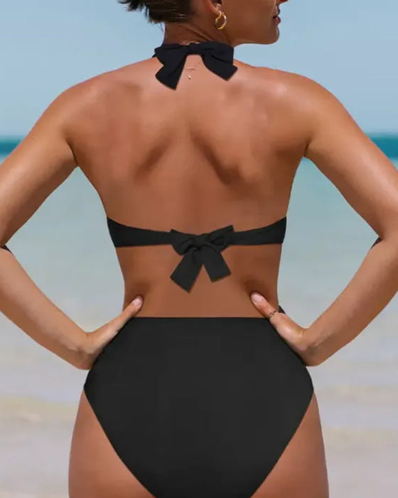 Bikini-Sæt Med Uttag, Høje Bukser Og Halter-Design