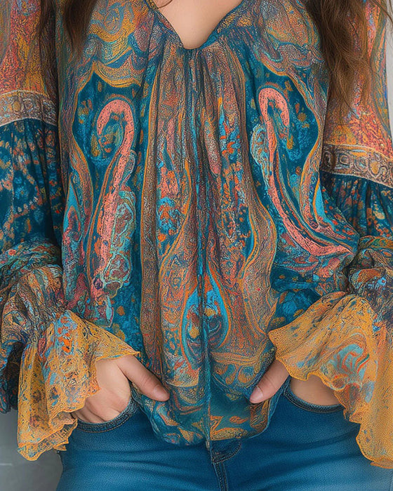 Boheme-Inspireret V-Hals Bluse Med Udsvajede Ærmer