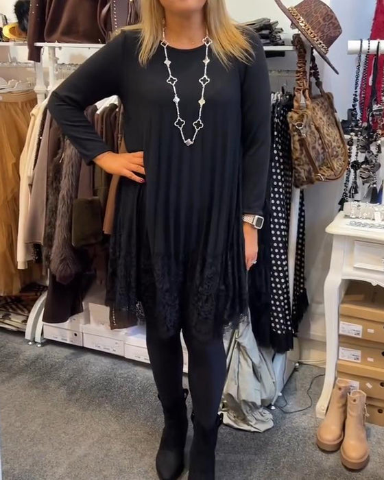 Løstsiddende Kjole Med Rund Halsudskæring Og Plisseret