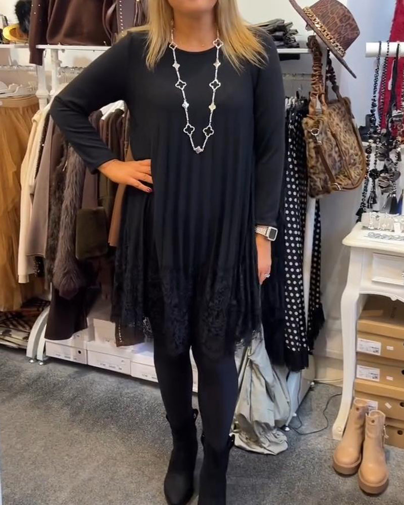 Løstsiddende Kjole Med Rund Halsudskæring Og Plisseret