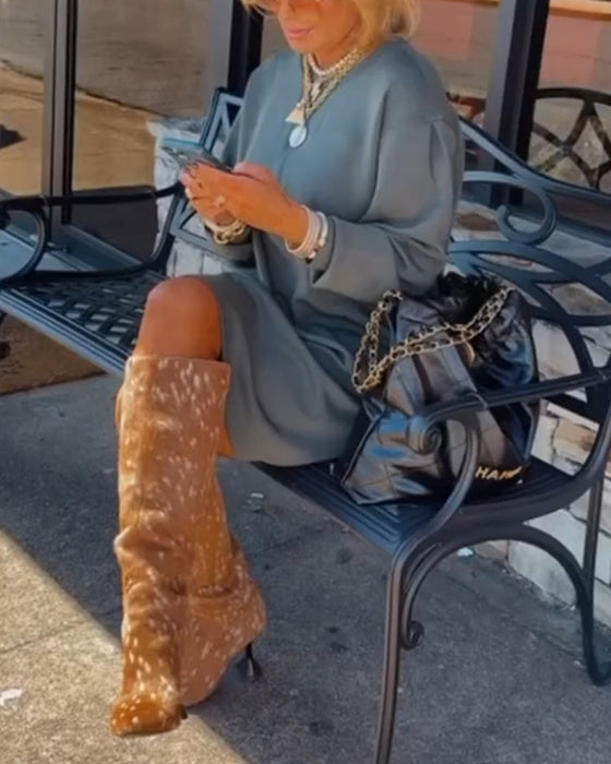 Ensfarvet kjole i løs pasform