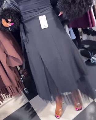 Nederdel Temperamentsfuld Og Moderigtig