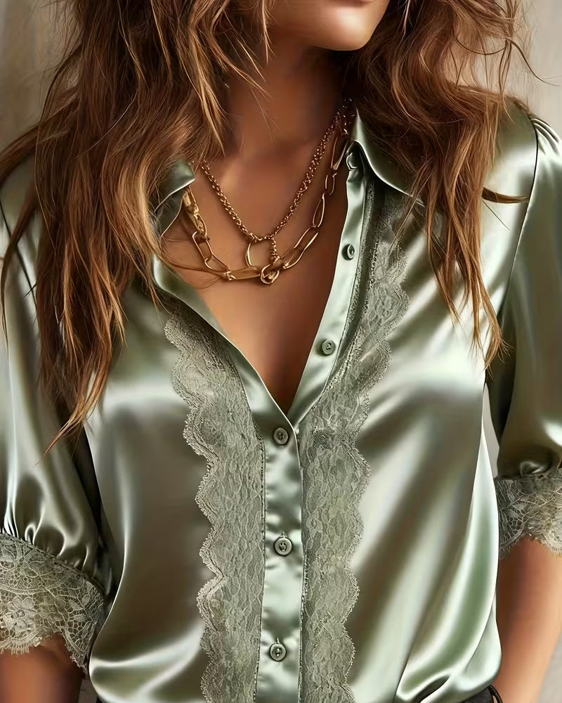 Satinskjorte Med Reverskrave Og Blondekant