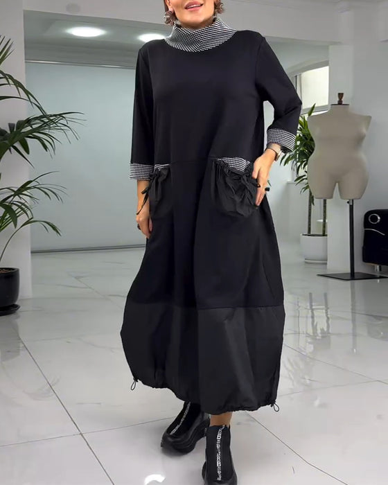 Afslappet patchworkkjole med høj krave