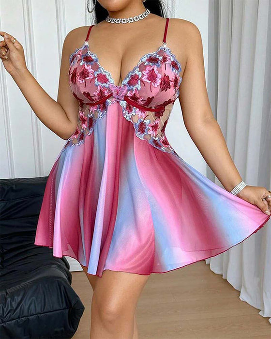 Natkjole I Plus Size Med Farverigt Broderi Og Camisole-Design