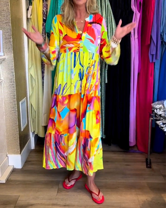 Farverig kjole med vide ærmer