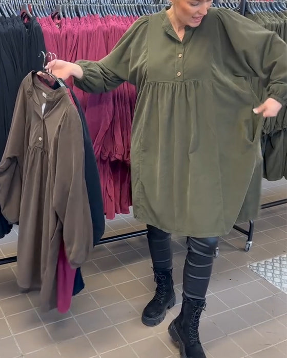 Knappet Kjole Med V-Halsudskæring Og Lange Ærmer