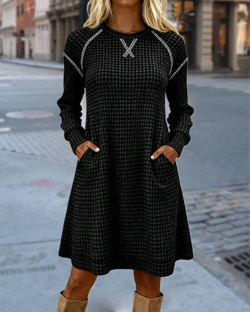 Kjole Med Farveblokkdesign, Stikketalj Och Fickegenskab