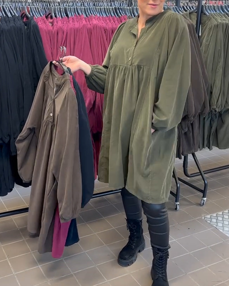 Knappet Kjole Med V-Halsudskæring Og Lange Ærmer