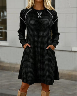 Kjole Med Farveblokkdesign, Stikketalj Och Fickegenskab