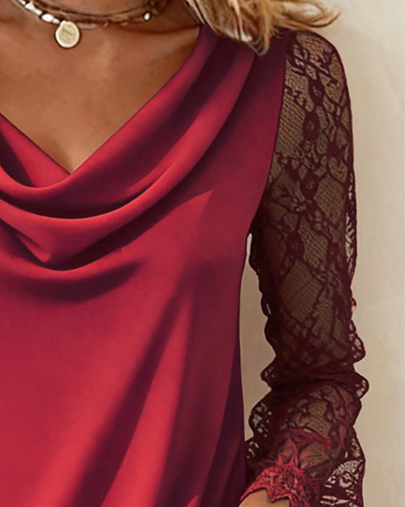 Top Med Draperet Krave Og Patchworkdetaljer