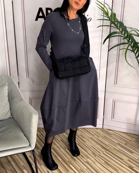 Mørkegrå kjole i afslappet stil