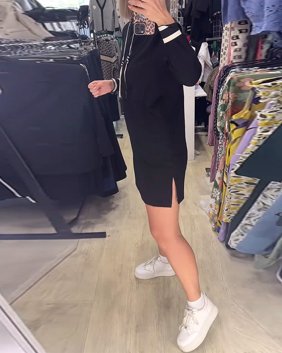 Sort kjole i lige pasform med høj hals