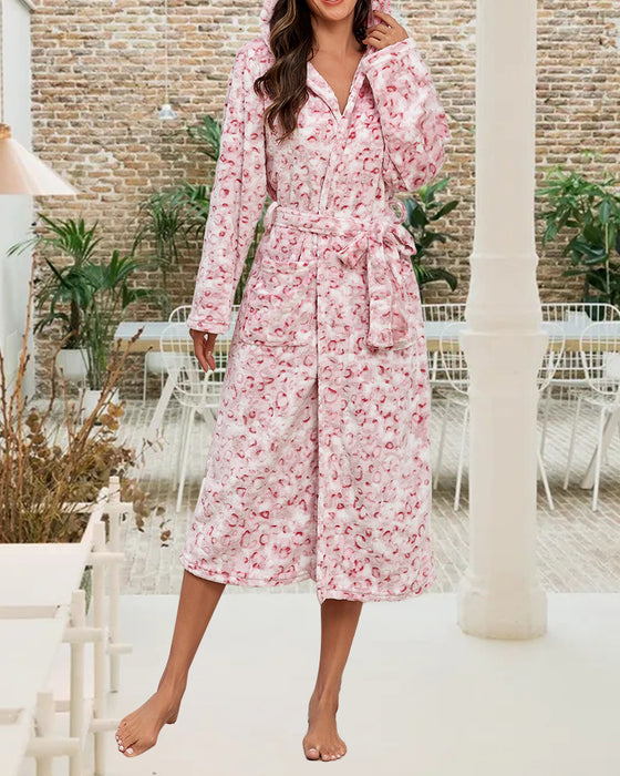 Flanell Robe Med Leopardprint Og Elegant Egenskaper