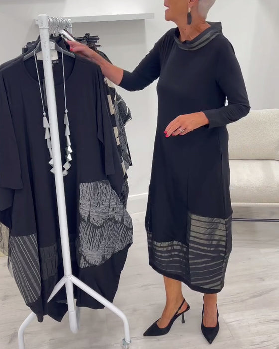 Moderne Ensfarvet Kjole Med Indsatser